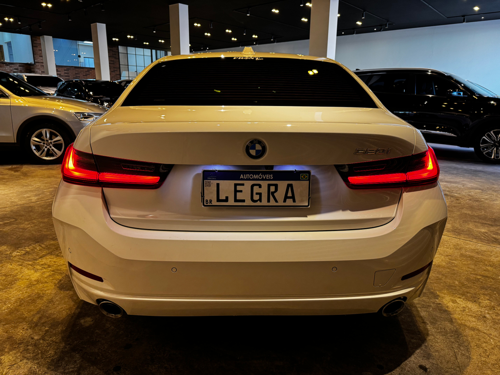 BMW 320i Branco