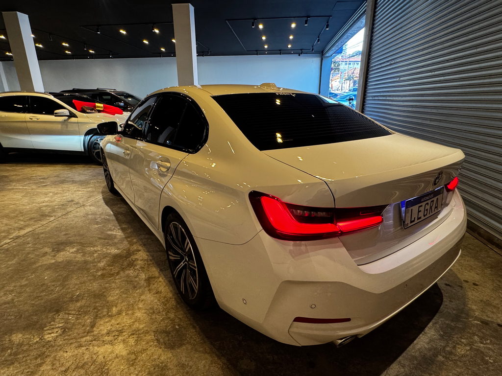 BMW 320i Branco