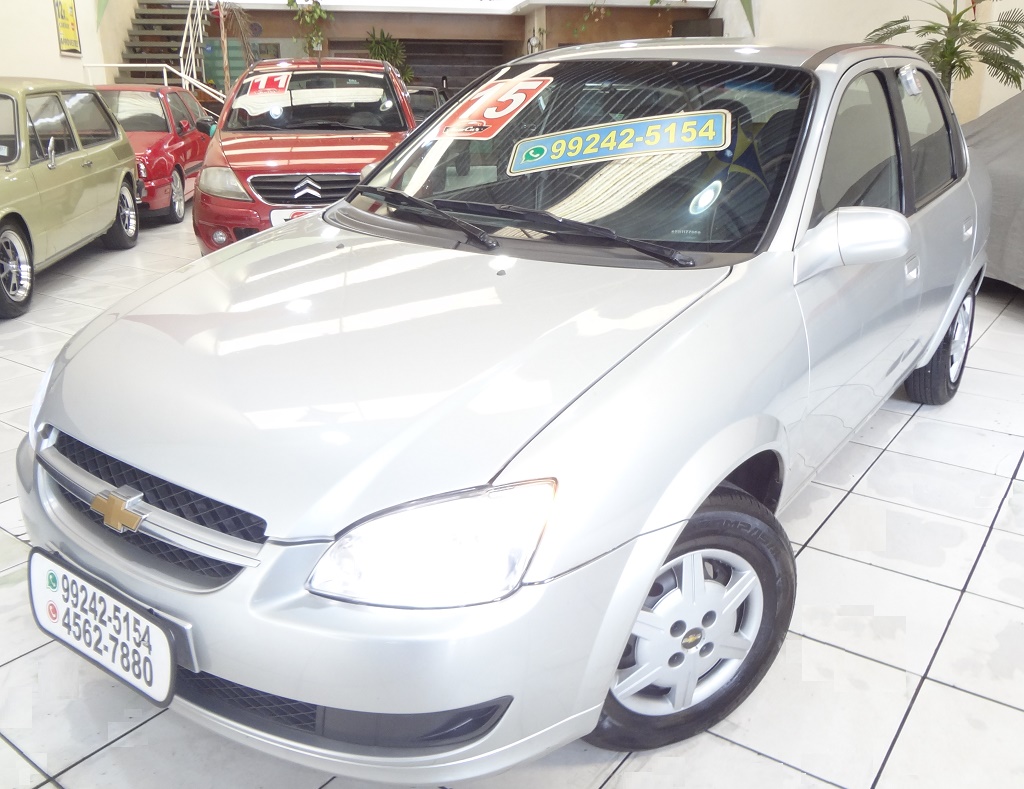 Chevrolet Classic Prata