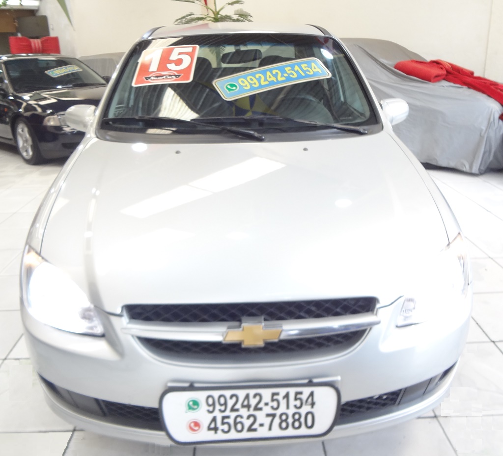 Chevrolet Classic Prata