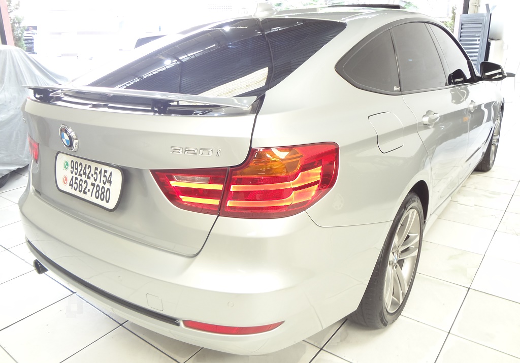 BMW 320i Prata