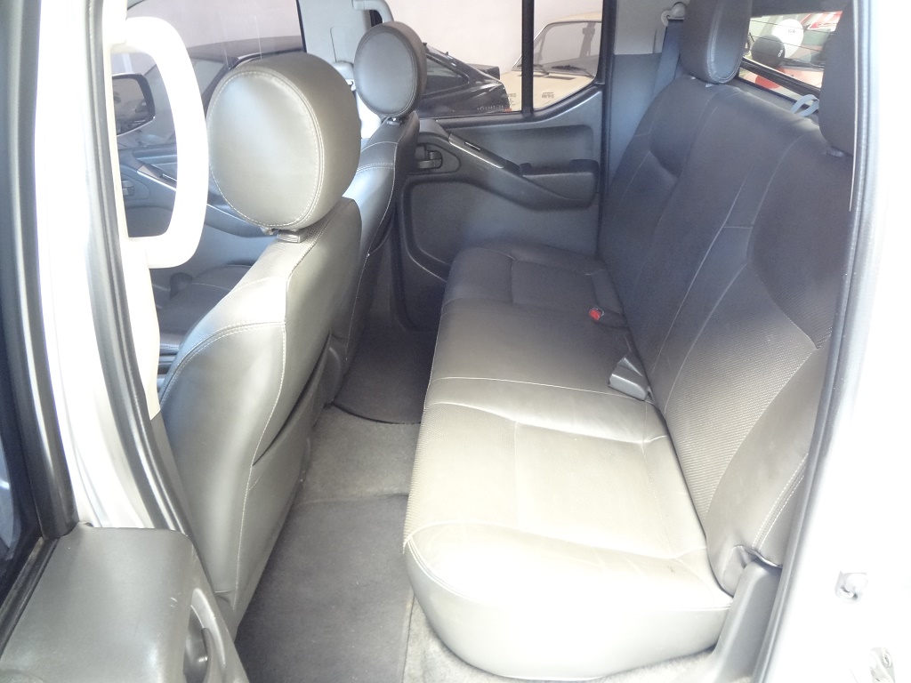 Nissan Frontier Prata