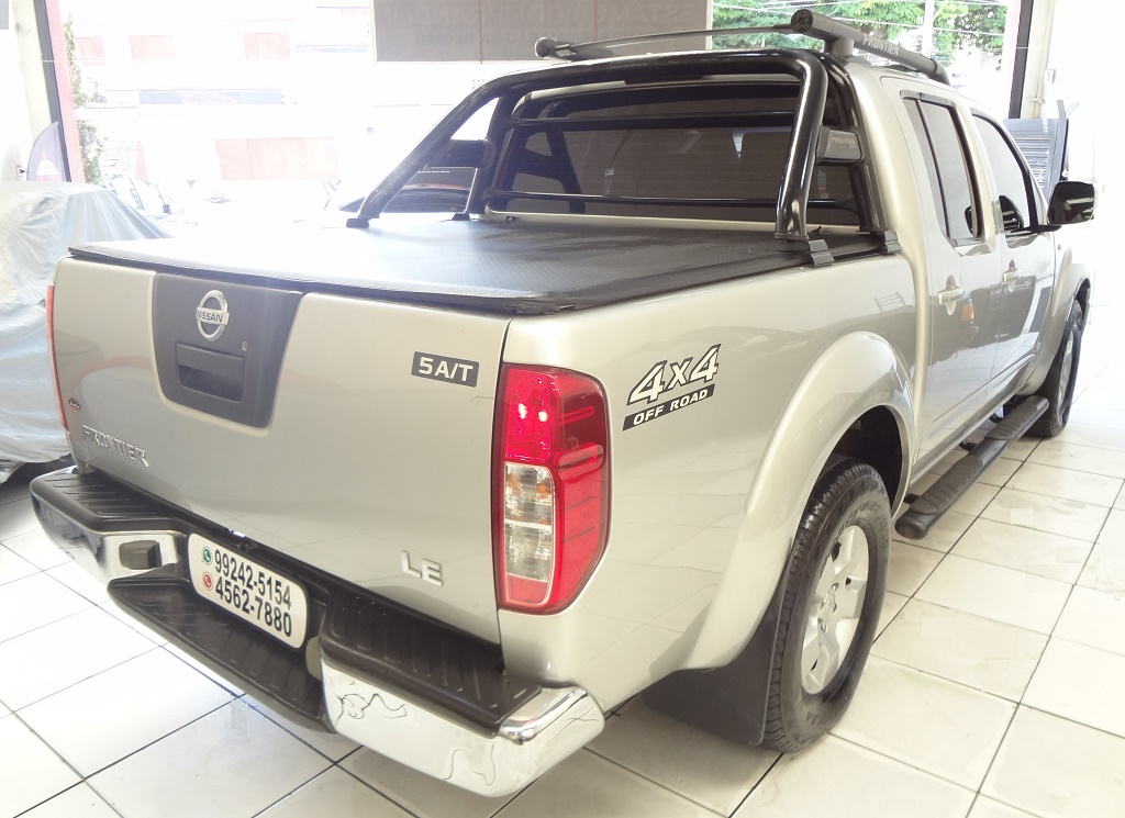 Nissan Frontier Prata