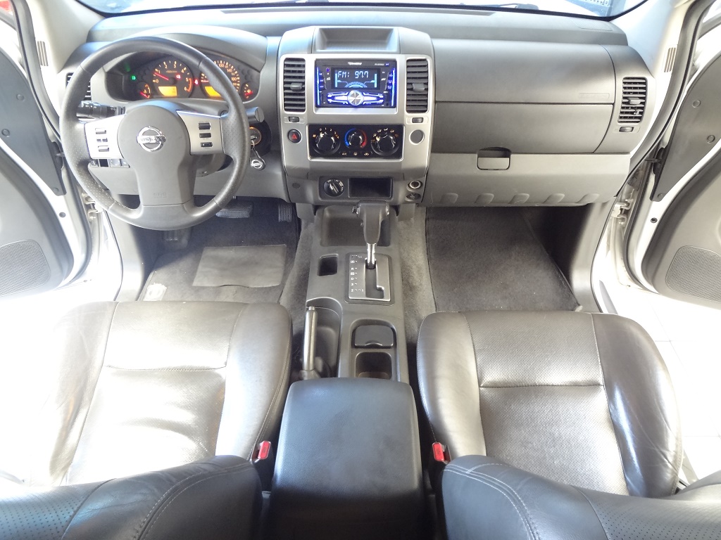 Nissan Frontier Prata