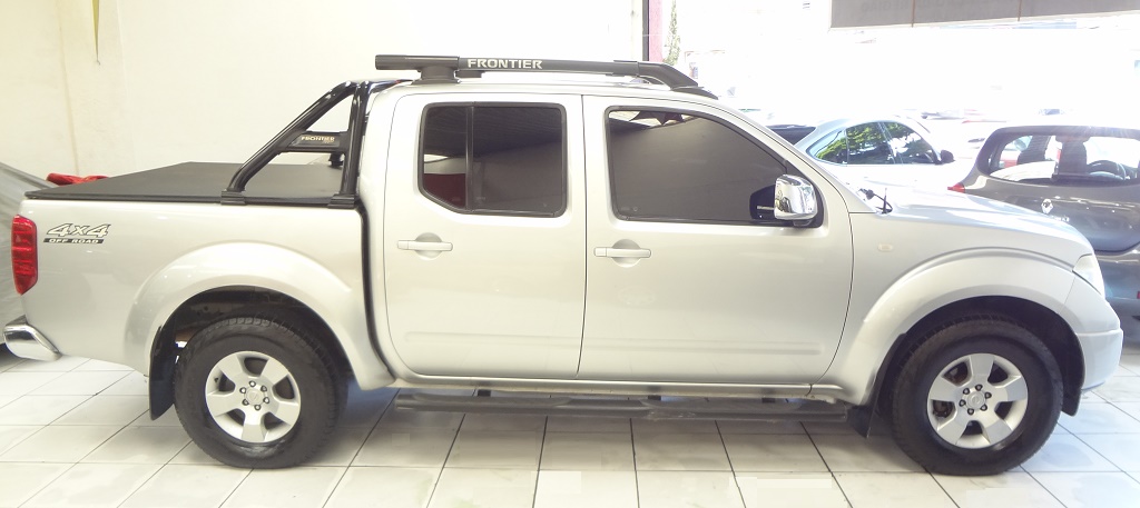 Nissan Frontier Prata