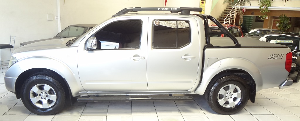 Nissan Frontier Prata