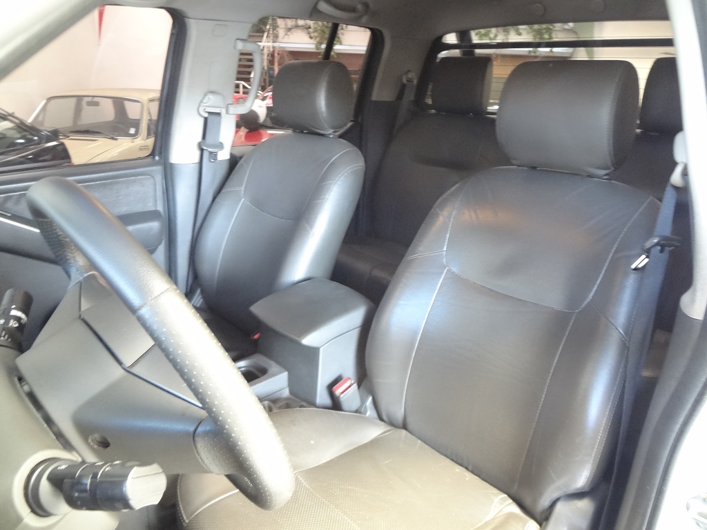 Nissan Frontier Prata