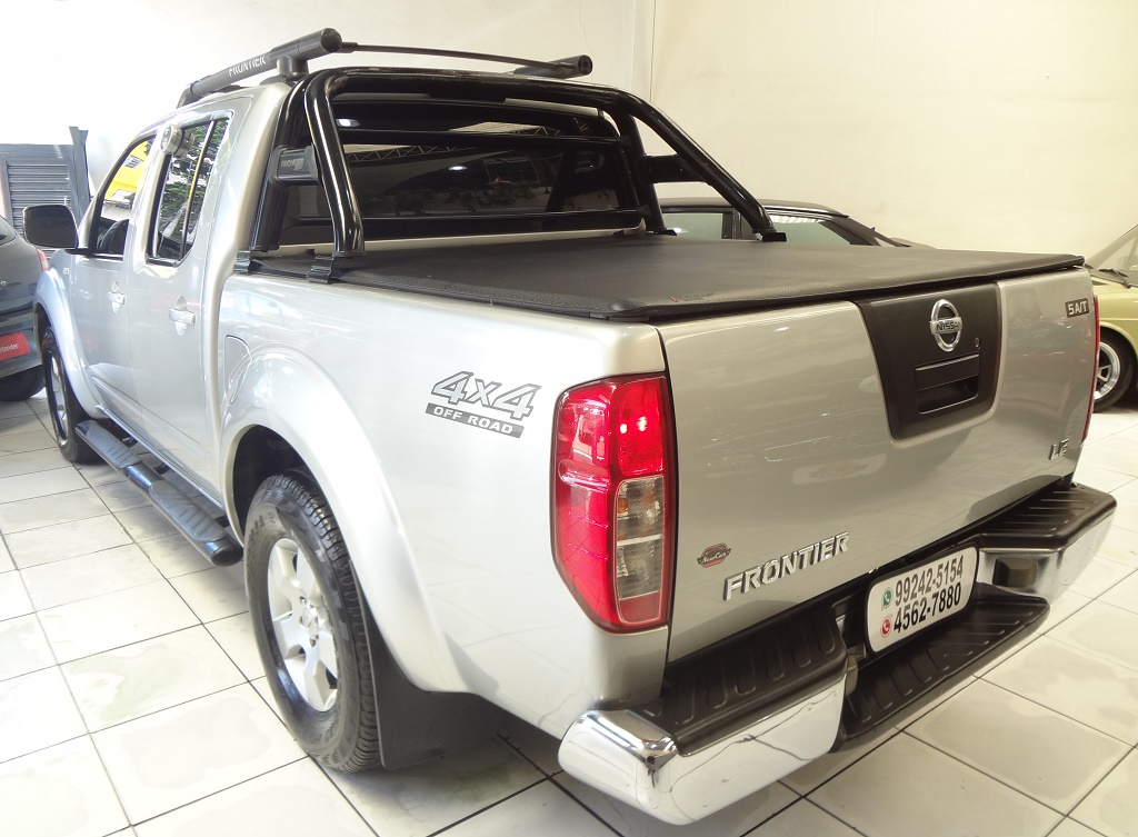 Nissan Frontier Prata