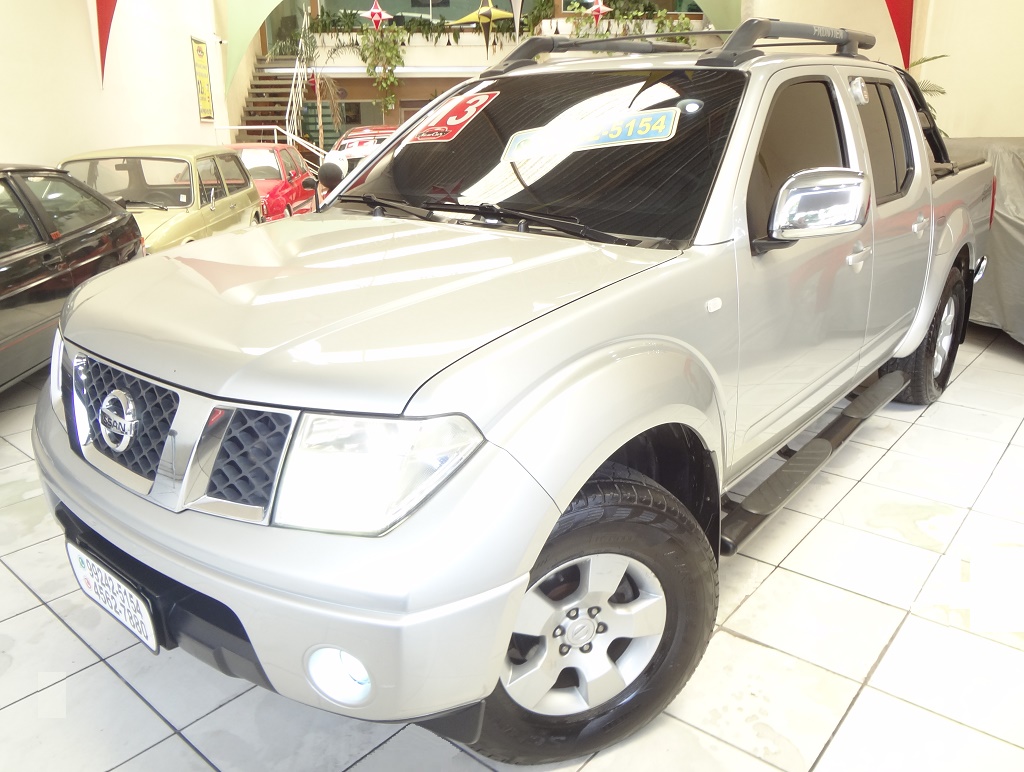 Nissan Frontier Prata