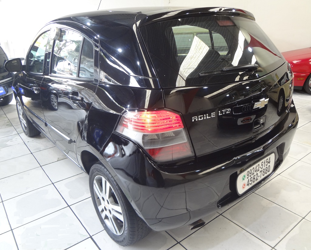 Chevrolet Agile Preto
