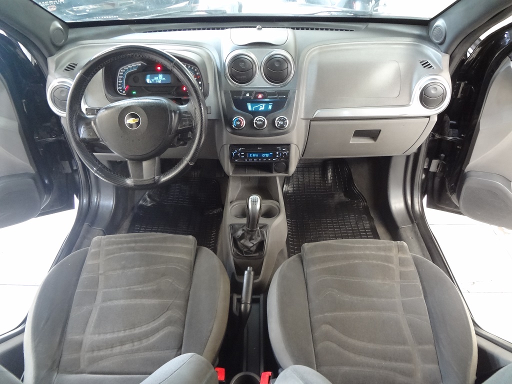Chevrolet Agile Preto