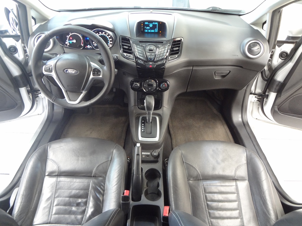 Ford Fiesta Prata