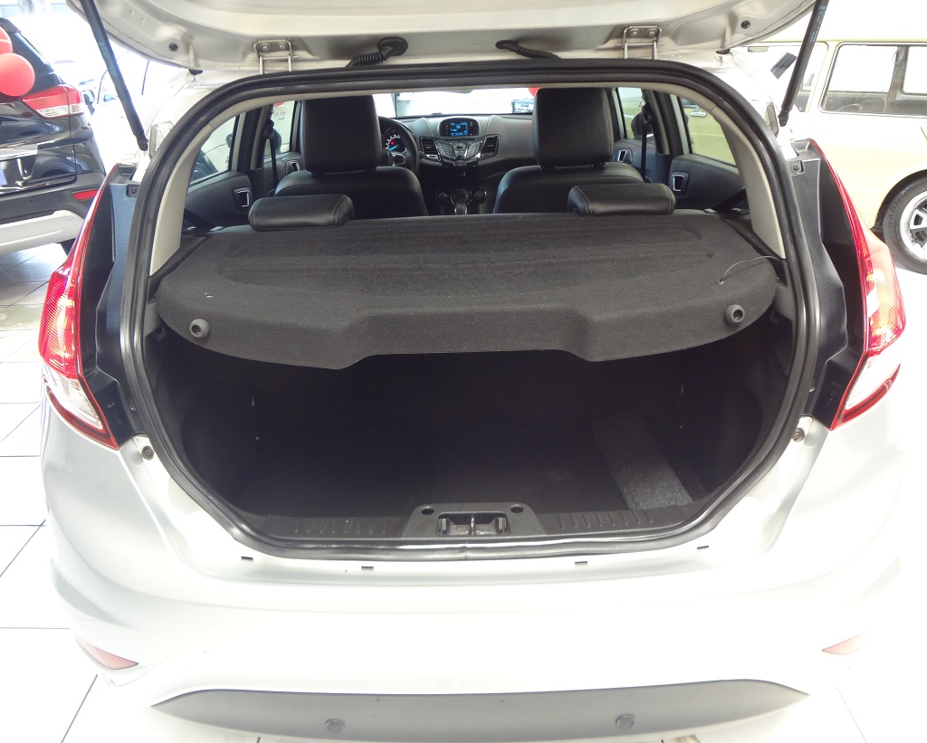 Ford Fiesta Prata