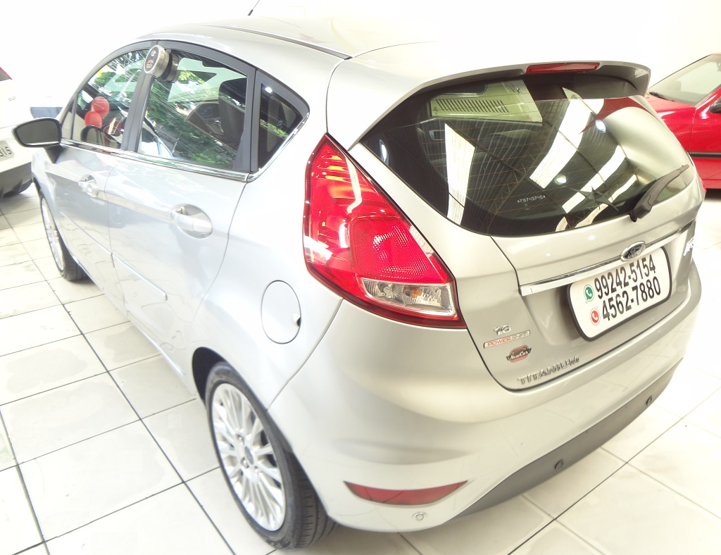 Ford Fiesta Prata