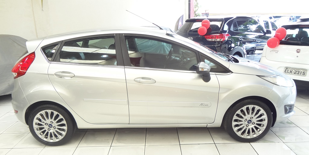 Ford Fiesta Prata