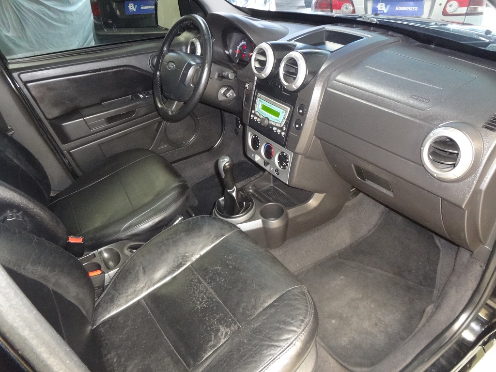 Ford EcoSport Preto