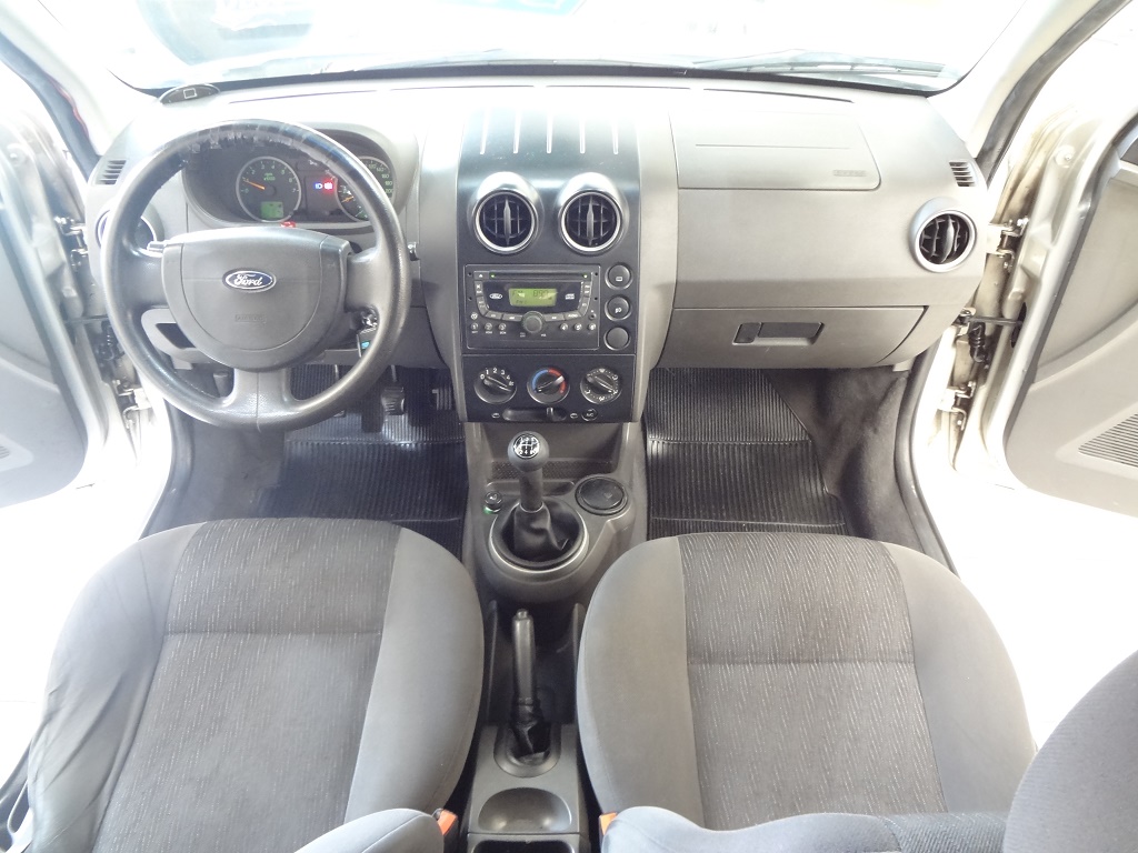 Ford EcoSport Prata