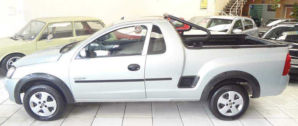 Chevrolet Montana Prata