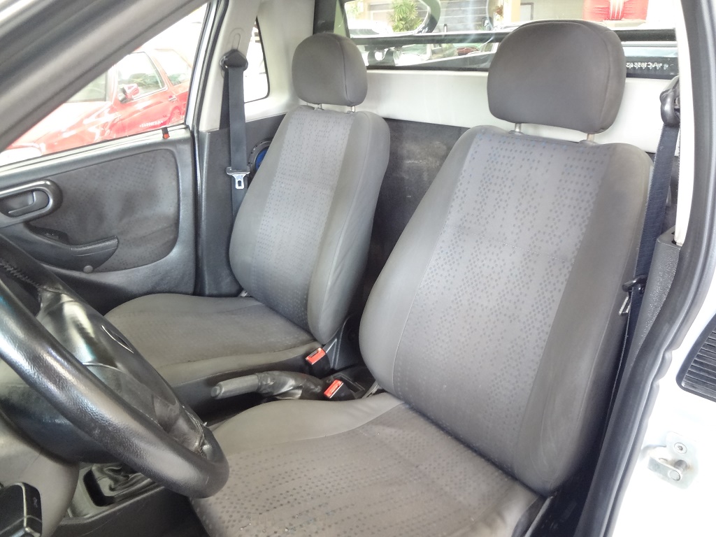 Chevrolet Montana Prata
