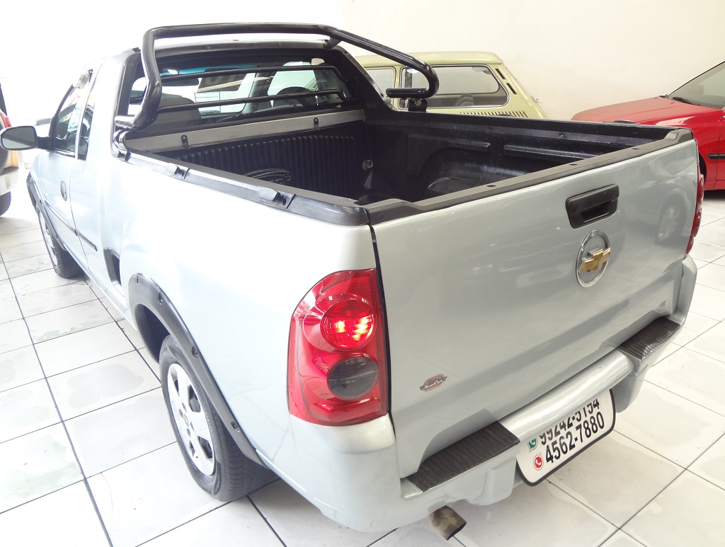 Chevrolet Montana Prata