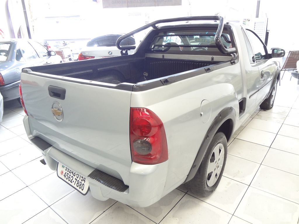 Chevrolet Montana Prata