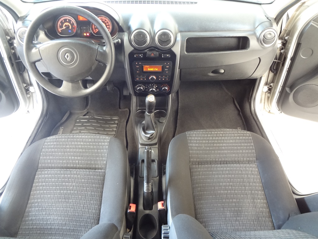 Renault Sandero Prata