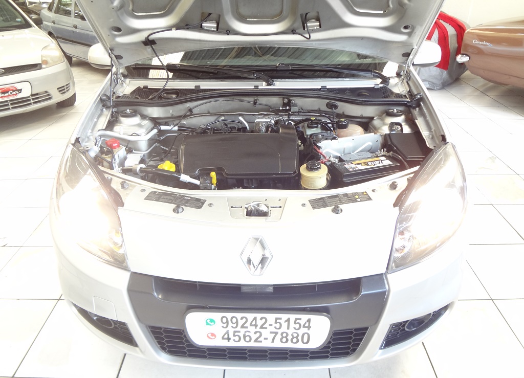 Renault Sandero Prata