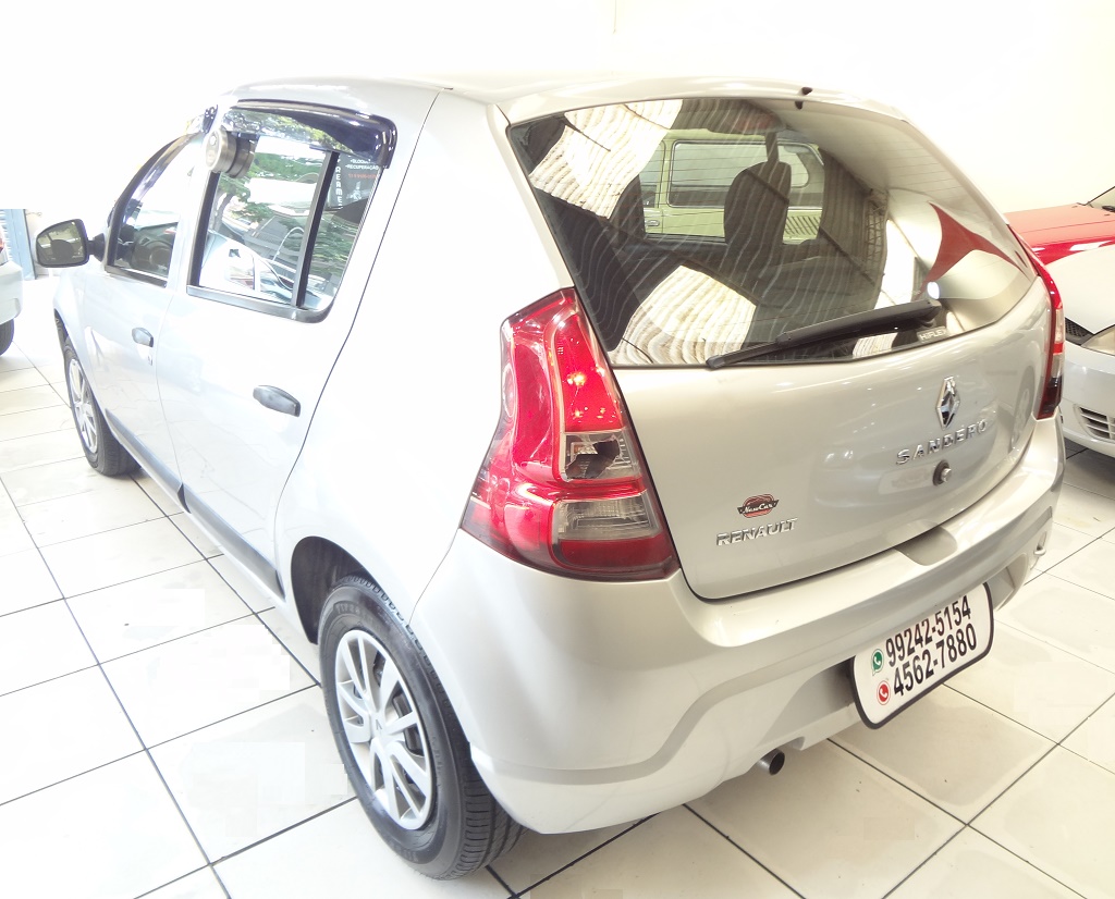 Renault Sandero Prata