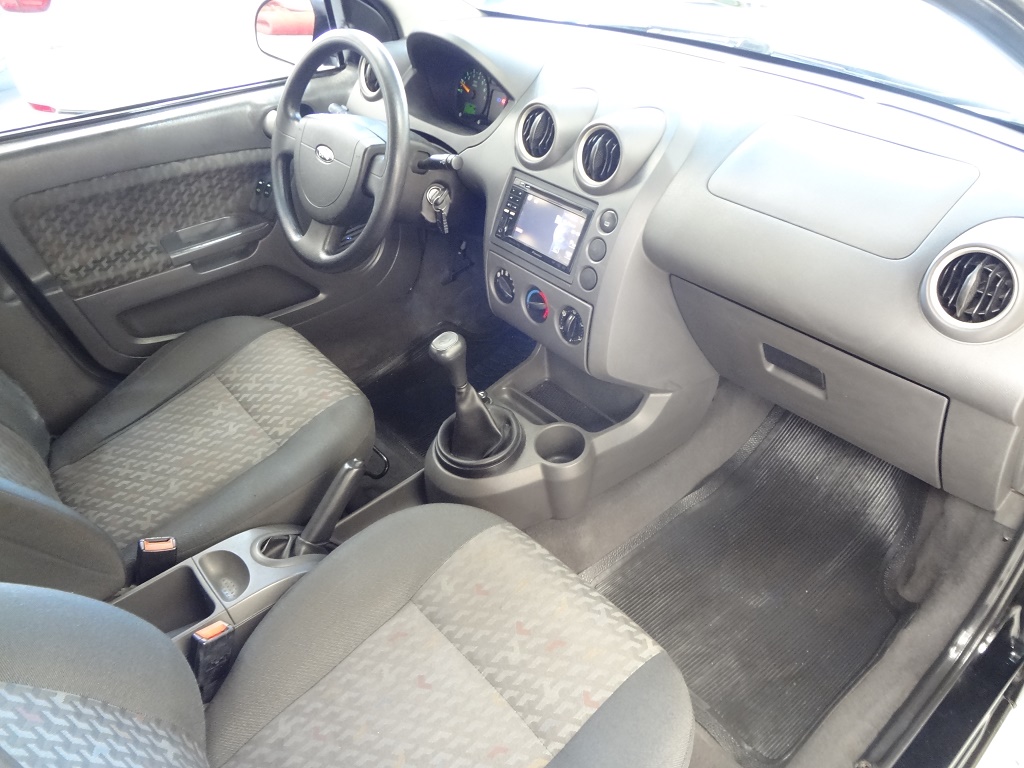 Ford Fiesta Hatch Preto