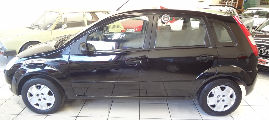 Ford Fiesta Hatch Preto