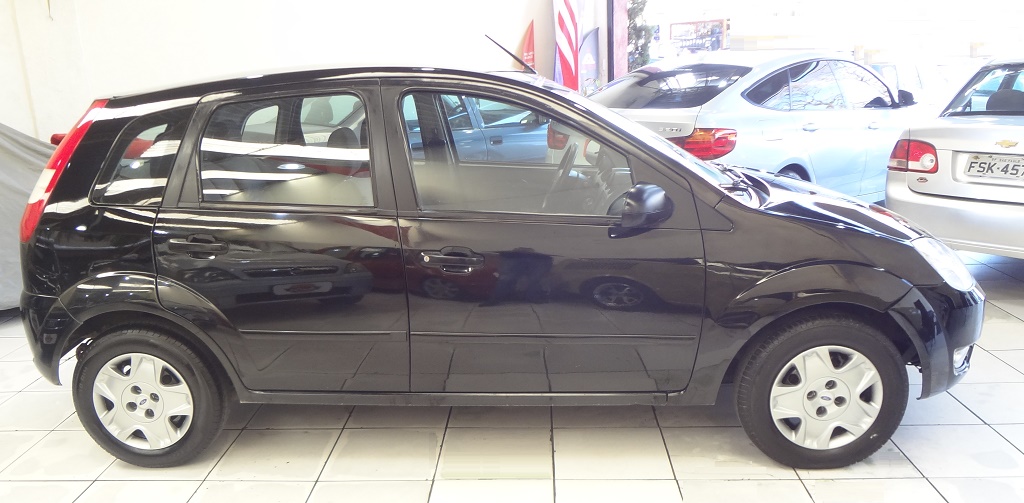 Ford Fiesta Hatch Preto