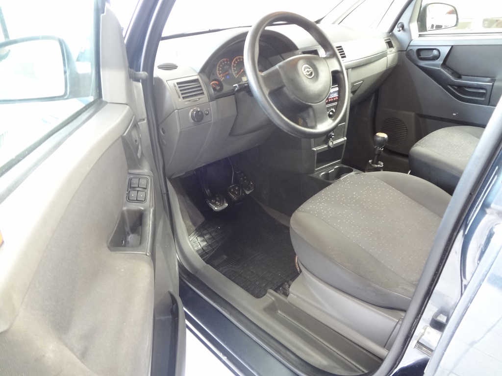 Chevrolet Meriva Cinza