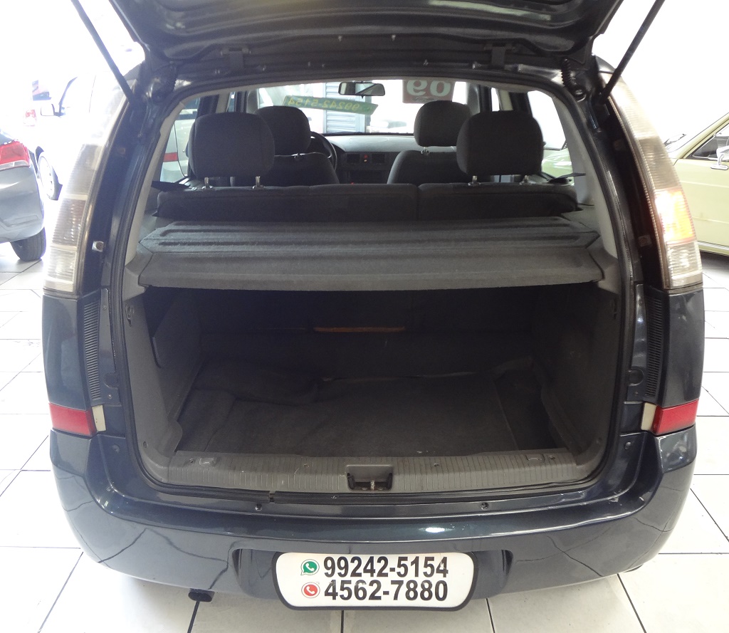 Chevrolet Meriva Cinza
