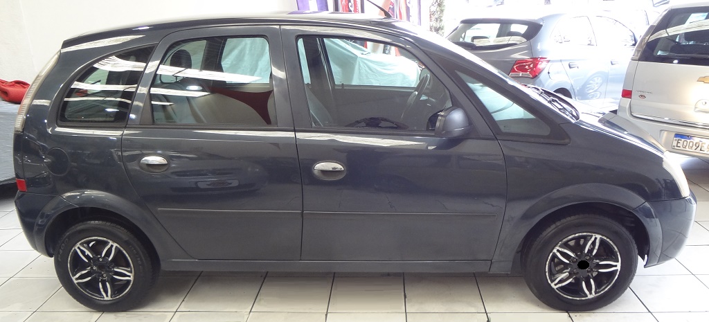 Chevrolet Meriva Cinza