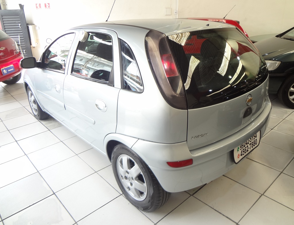 Chevrolet Corsa Prata