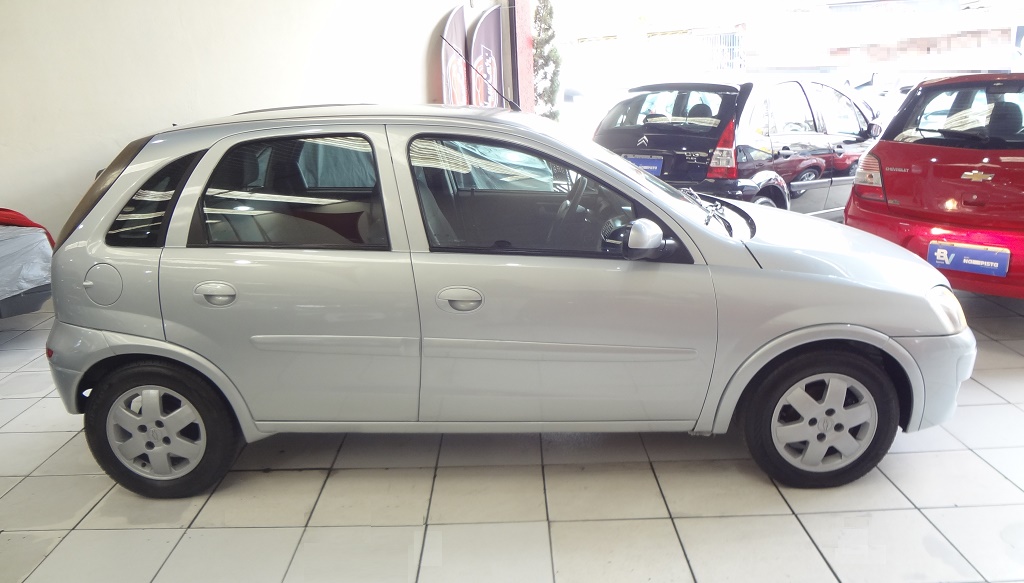 Chevrolet Corsa Prata