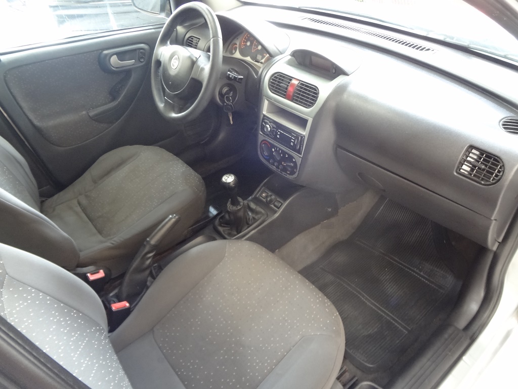 Chevrolet Corsa Prata