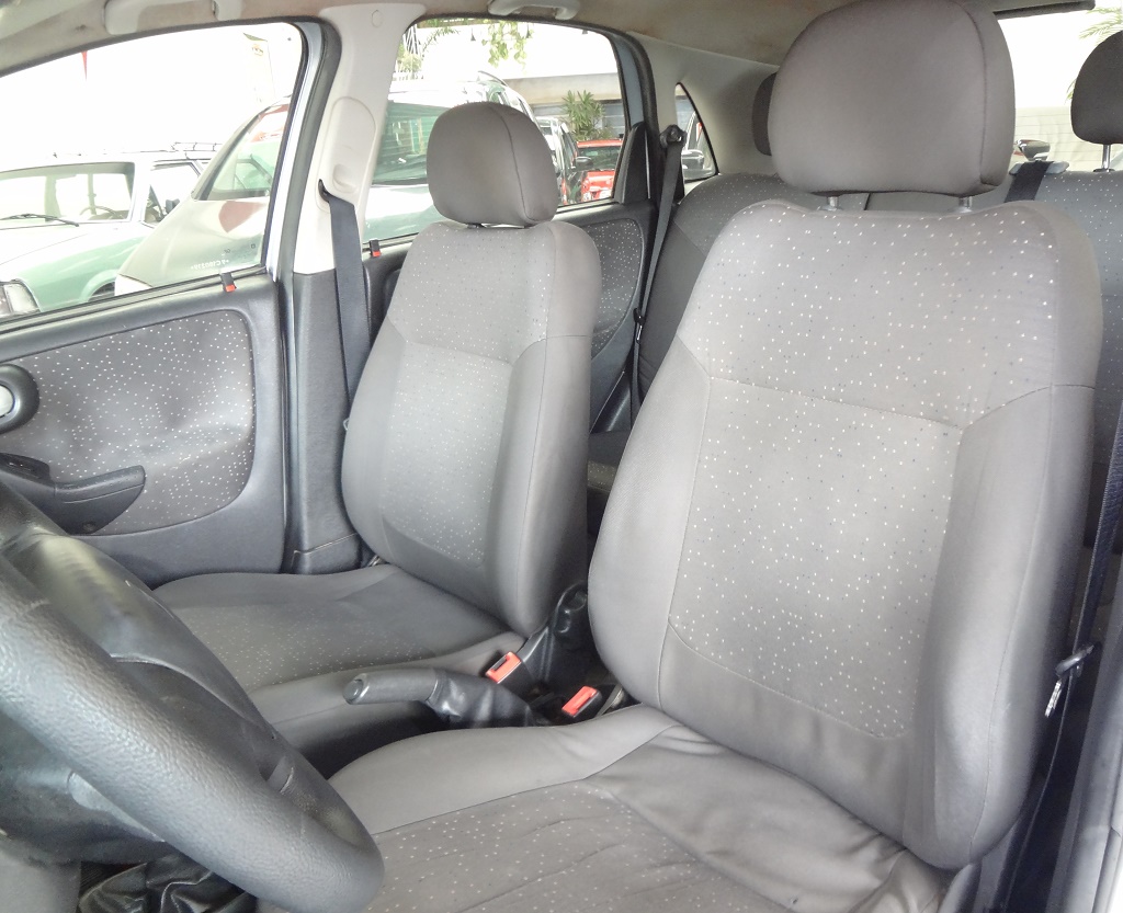 Chevrolet Corsa Prata
