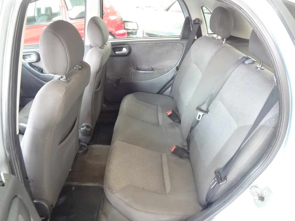 Chevrolet Corsa Prata