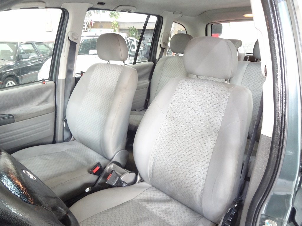 Chevrolet Zafira Cinza