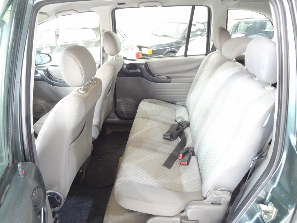 Chevrolet Zafira Cinza
