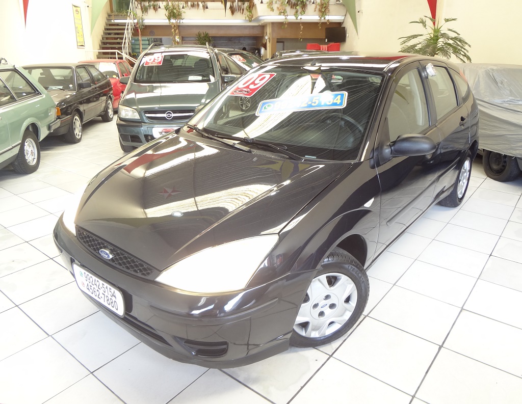 Ford Focus Hatch Preto