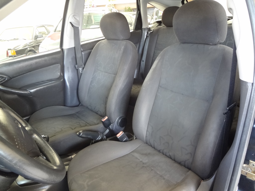 Ford Focus Hatch Preto