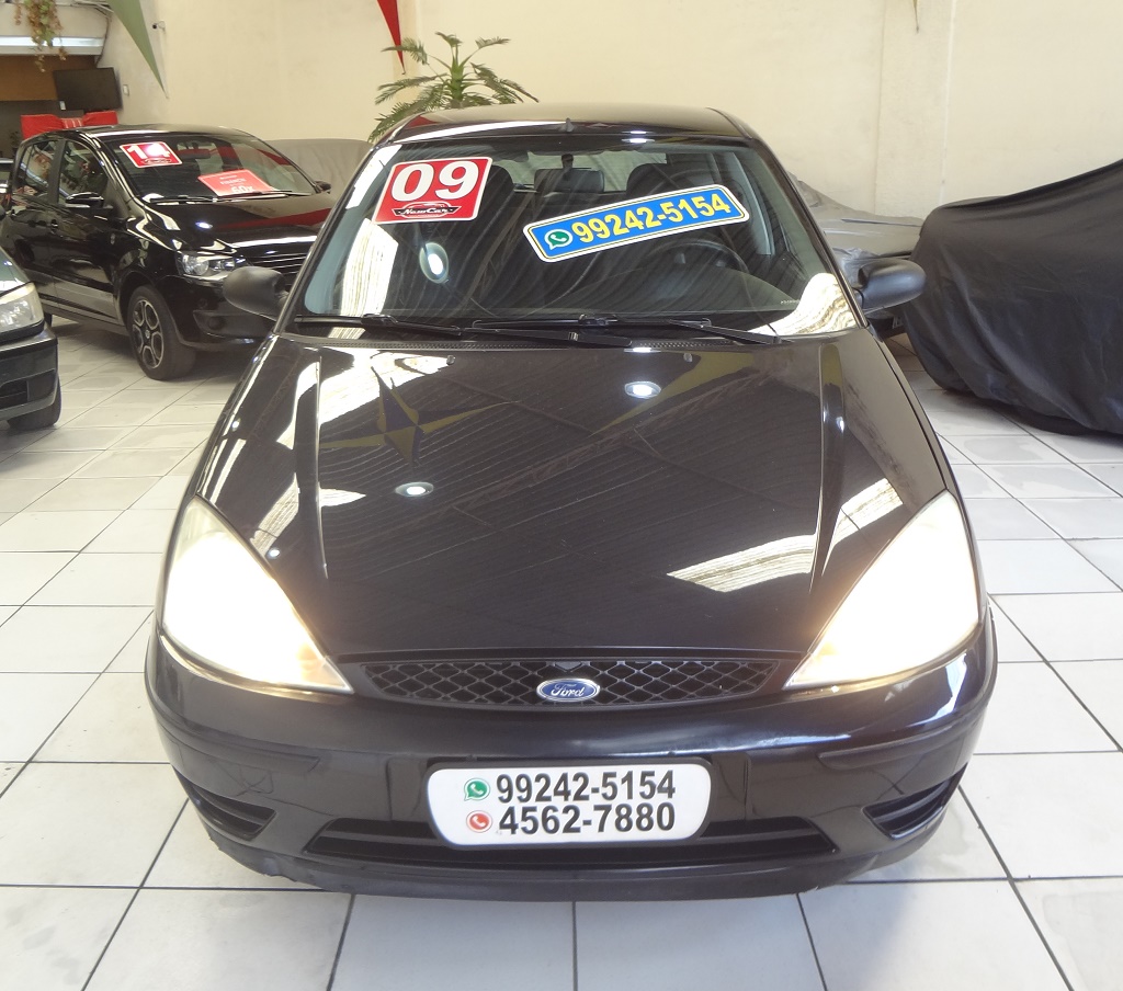 Ford Focus Hatch Preto