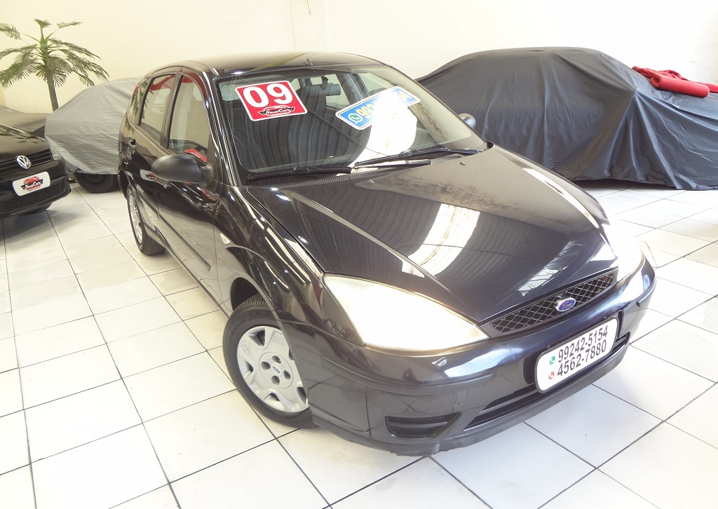 Ford Focus Hatch Preto