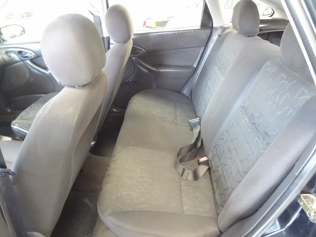 Ford Focus Hatch Preto