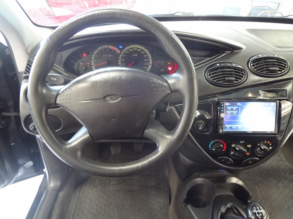 Ford Focus Hatch Preto
