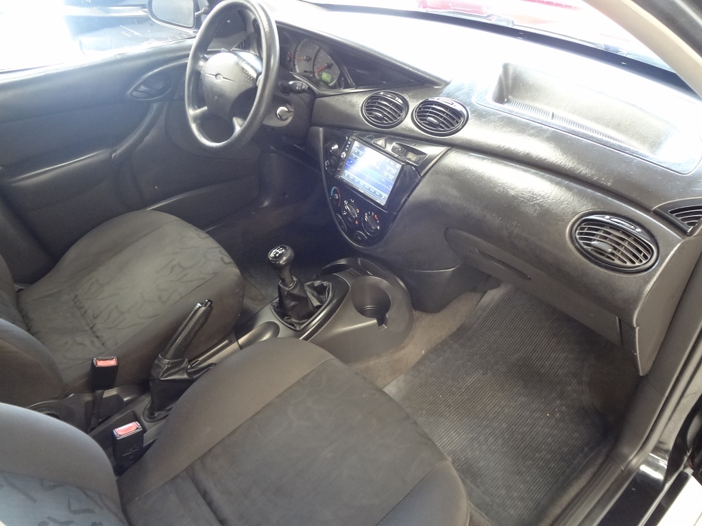 Ford Focus Hatch Preto