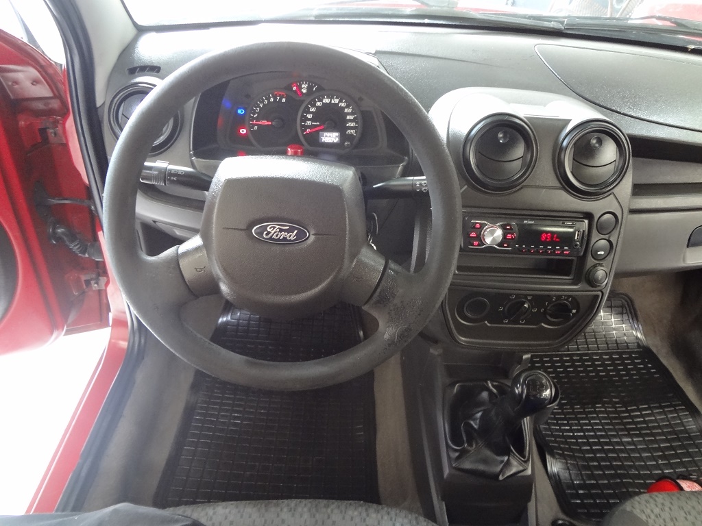 Ford Ka Vermelho