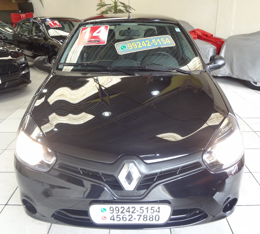 Renault Clio Preto